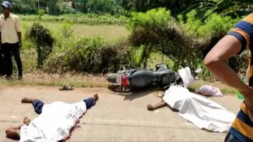 ବାଇକକୁ ଧକ୍କା ଦେଲା ଟ୍ରକ୍‌, ୨ ମୃତ