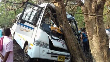 ସଡ଼କ ଦୁର୍ଘଟଣାରେ ୮ ଆହତ, ଜଣେ ଗୁରୁତର