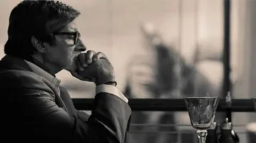 ଅମିତାଭ ବଚ୍ଚନ ନିଜ ବାପାଙ୍କ ସହ କଥା ହେଉଥିବାର ଭିଡ଼ିଓ ସେୟାର କଲେ