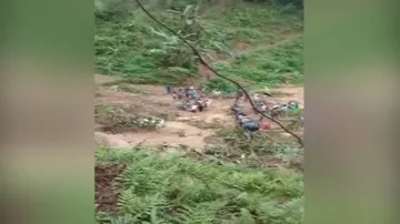 ଭୂ-ସ୍ଖଳନରେ ଚାଲିଗଲା ୨୦ ଜୀବନ