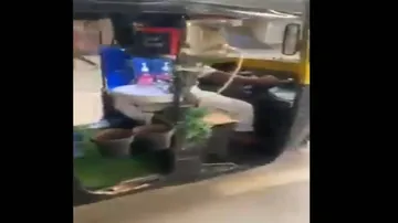 'ମୋ ଅଟୋରେ ଚାଲନ୍ତୁ, ପାଖ ମାଡ଼ିବନି କରୋନା'