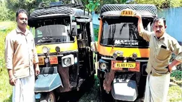 ଆମ୍ବୁଲାନ୍ସ ନଥିବାରୁ ୨୦୦ କରୋନା ରୋଗୀଙ୍କୁ ହସ୍ପିଟାଲ୍‌ ପହଞ୍ଚାଇଛନ୍ତି ୨ଅଟୋ ଡ୍ରାଇଭର୍‌