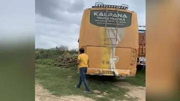 ୩୪ ଯାତ୍ରୀ ଥିବା ଯାତ୍ରୀବାହୀ ବସ୍‌କୁ ହାଇଜାକ୍ କରିନେଲେ ଏଜେଣ୍ଟ; ସମସ୍ତେ ସୁରକ୍ଷତି