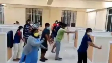 ନାଚି ନାଚି କୋଭିଡ୍ ବିରୋଧରେ ସଚେତନ କରାଇଲେ ଲକ୍ଷଣ ନଥିବା ରୋଗୀ