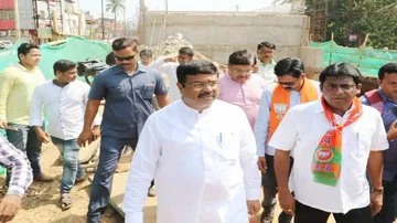 ନିର୍ମାଣାଧୀନ ବମିଖାଲ ଓଭର ବ୍ରିଜ୍‌ ଦୁର୍ଘଟଣାକୁ ନେଇ ତୃତୀୟ ମହଲାକୁ ଟାର୍ଗେଟ କଲେ ଧର୍ମେନ୍ଦ୍ର