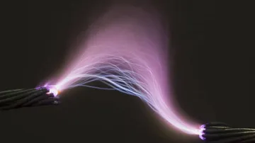 ବିଦ୍ୟୁତ୍‌ ନେଲା କୁନି ଝିଅର ଜୀବନ