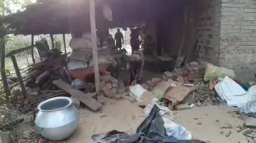 କାନ୍ଥ ଭାଙ୍ଗିଲେ, ଧାନ ଖାଇଲେ