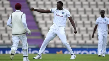 ୨୦୪ ରନରେ ଆଣ୍ଠେଇଲା ଇଂଲଣ୍ଡ