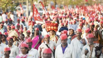 ଦାବି ଉପସ୍ଥାପନ ପାଇଁ ୨୦୦ କି.ମି. ପାଦରେ ଚାଲିଲେ ଚାଷୀ