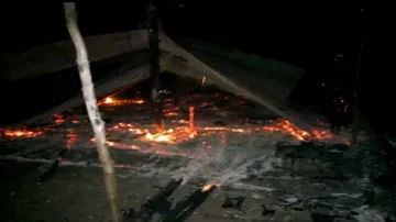 କାଜୁ ବଗିଚା ଜଗିଥିଲେ: ଏସିଡ୍‌ ଫିଙ୍ଗିଲେ, ଛୁରୀରେ ଆକ୍ରମଣ କଲେ