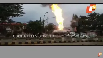 ପେଟ୍ରୋଲ ଟାଙ୍କିରେ ବିସ୍ଫୋରଣ: ଗାଡ଼ି, ଘର ଛିନଛତ୍ର, ୮ ଗୁରୁତର   