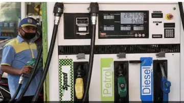 ପୁଣି ବଢିଲା ପେଟ୍ରୋଲ, ଡିଜେଲ ଦର