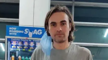 ଏୟାରପୋର୍ଟରେ ଫସି ରହିଥିଲେ, ୫୫ଦିନ ପରେ ନିଜ ଦେଶକୁ ଫେରିଲେ ବିଦେଶୀ ନାଗରିକ