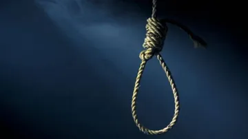 ଏକାଥରକେ ପରିବାରର ୫ ସଦସ୍ୟଙ୍କ ଝୁଲନ୍ତା ମୃତଦେହ ଉଦ୍ଧାର