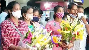 ଅଲିମ୍ପିକ୍ସରେ ଇତିହାସ ରଚି ଓଡ଼ିଶା ଫେରିଲେ ଓଡ଼ିଆ ହକି ଖେଳାଳି : ବିମାନ ବନ୍ଦରରେ ଦିଆଗଲା ଭବ୍ୟ ସମ୍ବର୍ଦ୍ଧନା