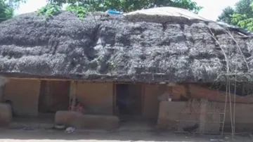 ମିଳୁନି ସରକାରୀ ସହାୟତା; ଦିବ୍ୟାଙ୍ଗ ପିଲା ଦୁହିଁଙ୍କ ଚିନ୍ତାରେ ବାପାମା