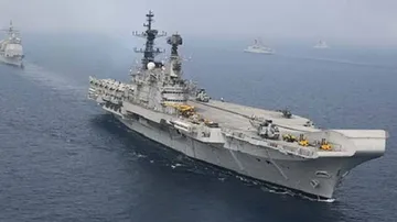 ଅନ୍ତିମ ଯାତ୍ରାରେ ବାହାରିଲା INS ବିରାଟ