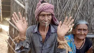 ପ୍ରଥମେ ଭୋଲାରାମଙ୍କ ମୁହଁ ସିଲେଇ କଲେ ସ୍ତ୍ରୀ ଓ ପୁଅ, ଆଉ ତା’ପରେ ରେଳଧାରଣାରେ ବାନ୍ଧିଦେଲେ