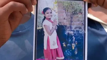 ସୁଖ ଛଡେଇନେଲା ବସ୍‌ ଦୁର୍ଘଟଣା ; ମେଧାବୀ ଝିଲିଙ୍କୁ ଝୁରୁଛି ସ୍କୁଲ