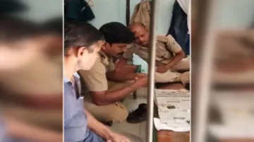 ଜୁଆ ନିଶାରେ ମସଗୁଲ ପୁଲିସ କର୍ମଚାରୀ , ଭିଡ଼ିଓ ଭାଇରାଲ୍‌