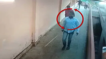 ହସ୍ପିଟାଲରେ ନିଶାସକ୍ତ ଯୁବକଙ୍କ ଦାଦାଗିରି