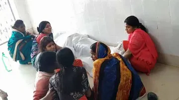 ଘଷିପୁରାରେ ରାଜନୈତିକ ହିଂସା: ନେତାଙ୍କ ଦୁଇ ହାତ କାଟି ହତ୍ୟା କଲେ ଦୁର୍ବୃତ୍ତ