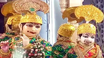 ୧୦୦କୋଟି ମୂଲ୍ୟର ସୁନା ଗହଣାରେ ସଜେଇ ହେଲେ ଠାକୁର