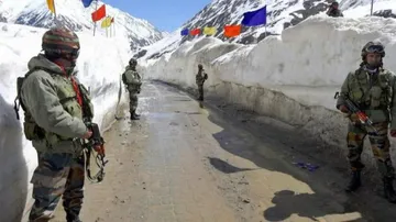 ଜିଦ୍‌ରେ ଅଟଳ ଭାରତ: ଚାଇନା ଆଗ ପଛକୁ ହଟିଲା ପରେ ଆମେ ହଟିବୁ