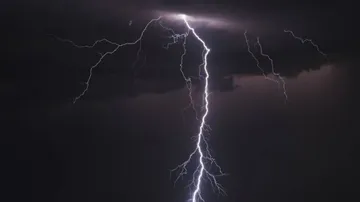 ଝଡ଼ତୋଫାନ ଓ ବଜ୍ରପାତ ନେଇ ୬ ଜିଲ୍ଲାକୁ ସତର୍କ ସୂଚନା