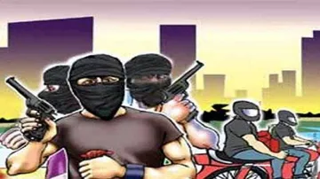 ପେଟ୍ରୋଲ ପମ୍ପରୁ ଦେଢ଼ ଲକ୍ଷ ଟଙ୍କା ଲୁଟି ନେଲେ ଦୁର୍ବୃତ୍ତ