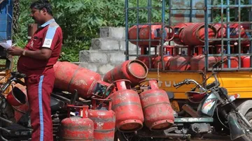 ବଢ଼ିଲା ଏଲ୍‌ପିଜି ଗ୍ୟାସ୍ ଦର