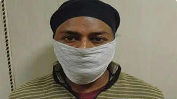 ଲାଲ୍‌ କିଲ୍ଲାରେ ଖଣ୍ଡା ବୁଲାଉଥିବା ଅଭିଯୁକ୍ତଙ୍କୁ ଧରିଲା ପୋଲିସ