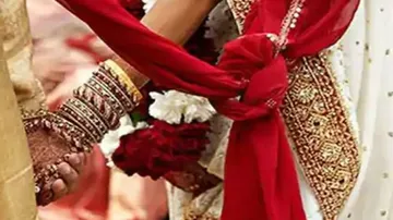 ପାଳି କରି ଭୋଜିକୁ ଆମନ୍ତ୍ରଣ କରିବା ପାଇଁ ପ୍ରଶାସନଠୁ ଅନୁମତି ମାଗିଲେ ଲୋକେ