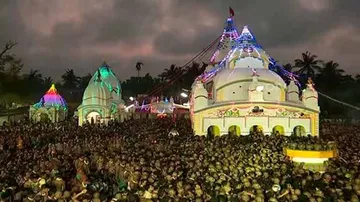 ଧୁମଧାମ୍‌ରେ ଚାଲିଛି ଚଡ଼କ ମେଳା: ଆଜି ପାରମ୍ପରିକ ପାଟ ପର୍ବ ଅନୁଷ୍ଠିତ ହେବ