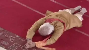 ରାମଲଲାଙ୍କୁ ଦର୍ଶନ କରି ସାଷ୍ଟାଙ୍ଗ ପ୍ରଣିପାତ ହେଲେ ମୋଦି