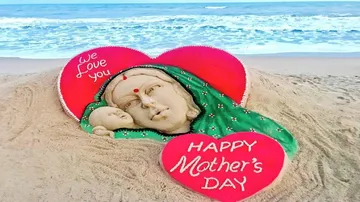 ମାତୃତ୍ୱ ଦିବସ ଅବସରରେ ବାଲୁକା କଳା ମାଧ୍ୟମରେ ଶୁଭେଚ୍ଛା ଜଣାଇଲେ ସୁଦର୍ଶନ ପଟ୍ଟନାୟକ