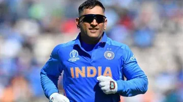 ଅନ୍ତର୍ଜାତୀୟ କ୍ରିକେଟ୍‌ରୁ ଅବସର ନେଲେ ଧୋନି