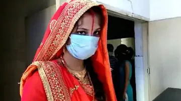 ଶାଶୁଘରେ ପହଞ୍ଚିବା ପୂର୍ବରୁ ମେଡିକାଲରେ ଭର୍ତ୍ତି ହେଲେ ନବବଧୂ