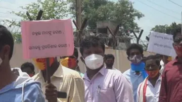 ନକ୍ସଲଙ୍କୁ ହଟାଅ, ସମାଜକୁ ପ୍ରଗତିଶୀଳ କରାଅ : ମାଓବାଦୀଙ୍କ ବିରୋଧରେ ବନବାସୀଙ୍କ ରଣ ହୁଙ୍କାର