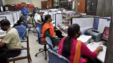 ଅକ୍ଟୋବରରୁ ୫୦% କର୍ମଚାରୀରେ ଚାଲିବ ଅଫିସ
