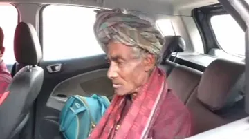 ପୁଅ ବୋହୂଙ୍କ ମାଡ଼ ଭୟରେ ଘର ଛାଡିଲେ ବୃଦ୍ଧ ବାପା