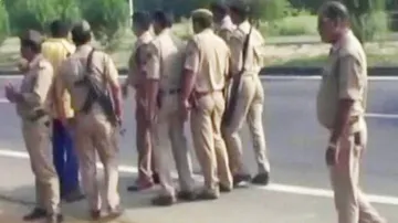 କରୋନା ଭୟରେ ୧୫ ମାସ ଯାଏ ଘର ଭିତରେ ନିଜକୁ ବନ୍ଦ ରଖିଥିଲେ ପରିବାର ସଦସ୍ୟ