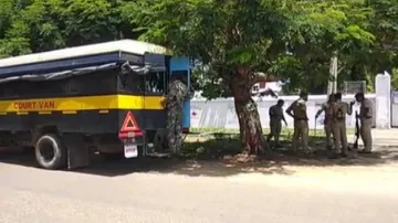 ପୋଲିସଙ୍କୁ ଅଟକ ରଖି ବନ୍ଧା ହେଲେ ୨୨