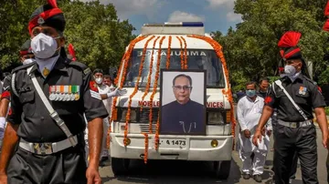 ପଞ୍ଚଭୂତରେ ଲୀନ ହେଲେ ପ୍ରଣବ ଦା'