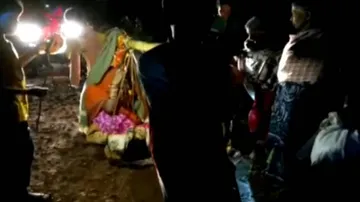 ଆସିପାରିଲାନି ଆମ୍ବୁଲାନ୍ସ, ଅଧା ବାଟରେ ପ୍ରସବ କଲେ ମହିଳା