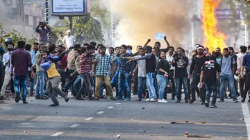 ୩ ବିକ୍ଷୋଭକାରୀଙ୍କୁ ଗୁଳି କରିଦେଲା ପୁଲିସ୍‌