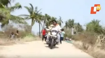 ‘ଫୋନି’ ପ୍ରଳୟ ପରେ ପୁରୀ ଗସ୍ତରେ କେନ୍ଦ୍ରମନ୍ତ୍ରୀ ଧର୍ମେନ୍ଦ୍ର ପ୍ରଧାନ