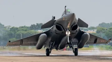 ଏଣିକି ରାଫେଲ୍ ଉଡ଼ାଇବେ ମହିଳା ପାଇଲଟ୍