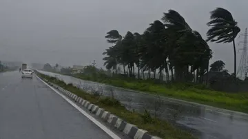 ବାତ୍ୟା ପ୍ରଭାବରେ ୨୫ ରୁ ଉତ୍ତର ଓଡ଼ିଶାରେ ପ୍ରବଳ ବର୍ଷିବ !