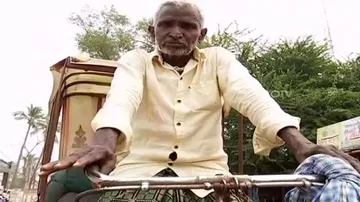 ଘର ଖଣ୍ଡେ ଲାଗି ଦୌଡ଼ି ଦୌଡ଼ି ନୟାନ୍ତ ୭୦ ବର୍ଷିୟ ବାବାଜୀ